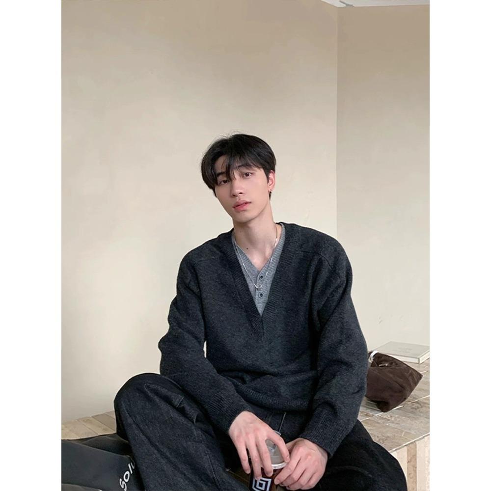 Men's V-Neck Two-Piece Look Hoodie - Textured, Loose Casual Sweater for Spring/Autumn