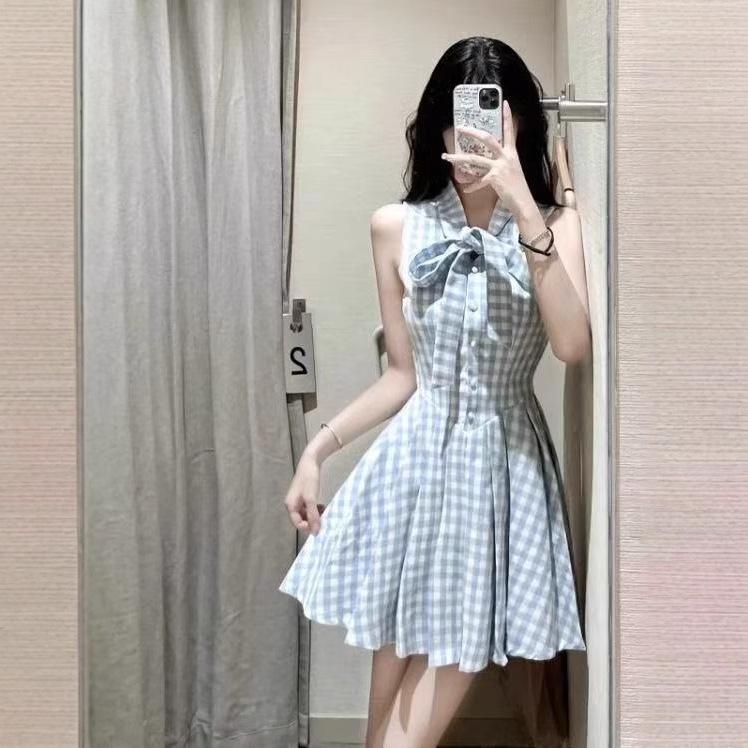 Blue sleeveless neck plaid dress women's summer new small French sweet pleated short skirt