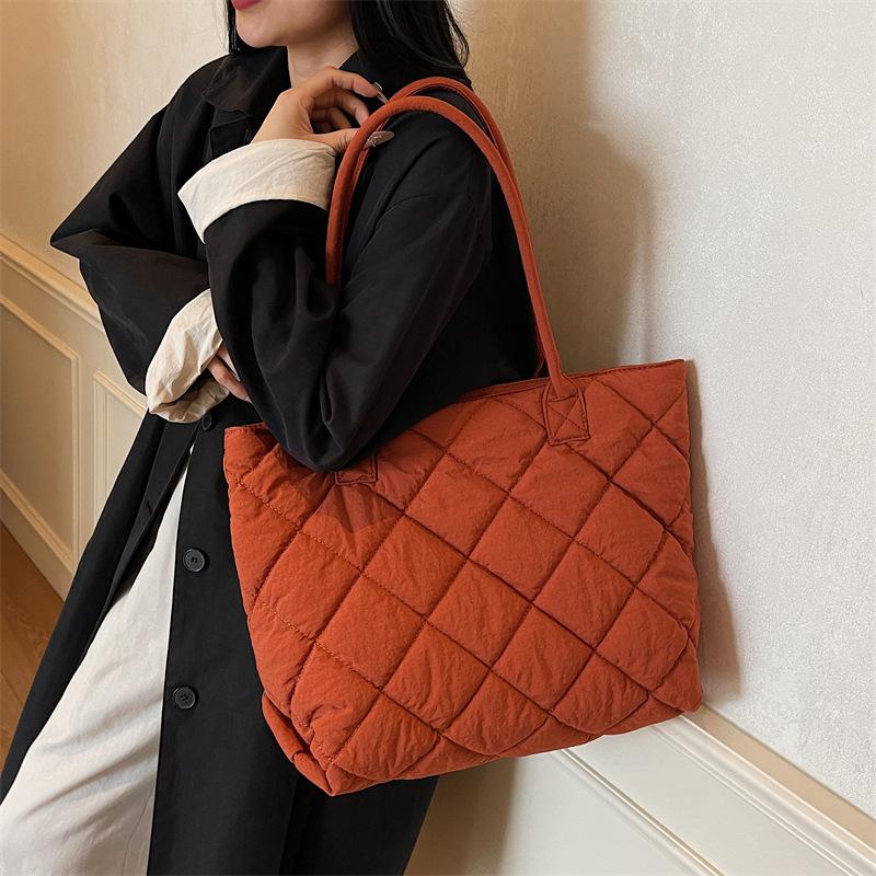 College students class tote bag women's new large-capacity commuter handbag autumn and winter fashion rhombus casual shoulder bag