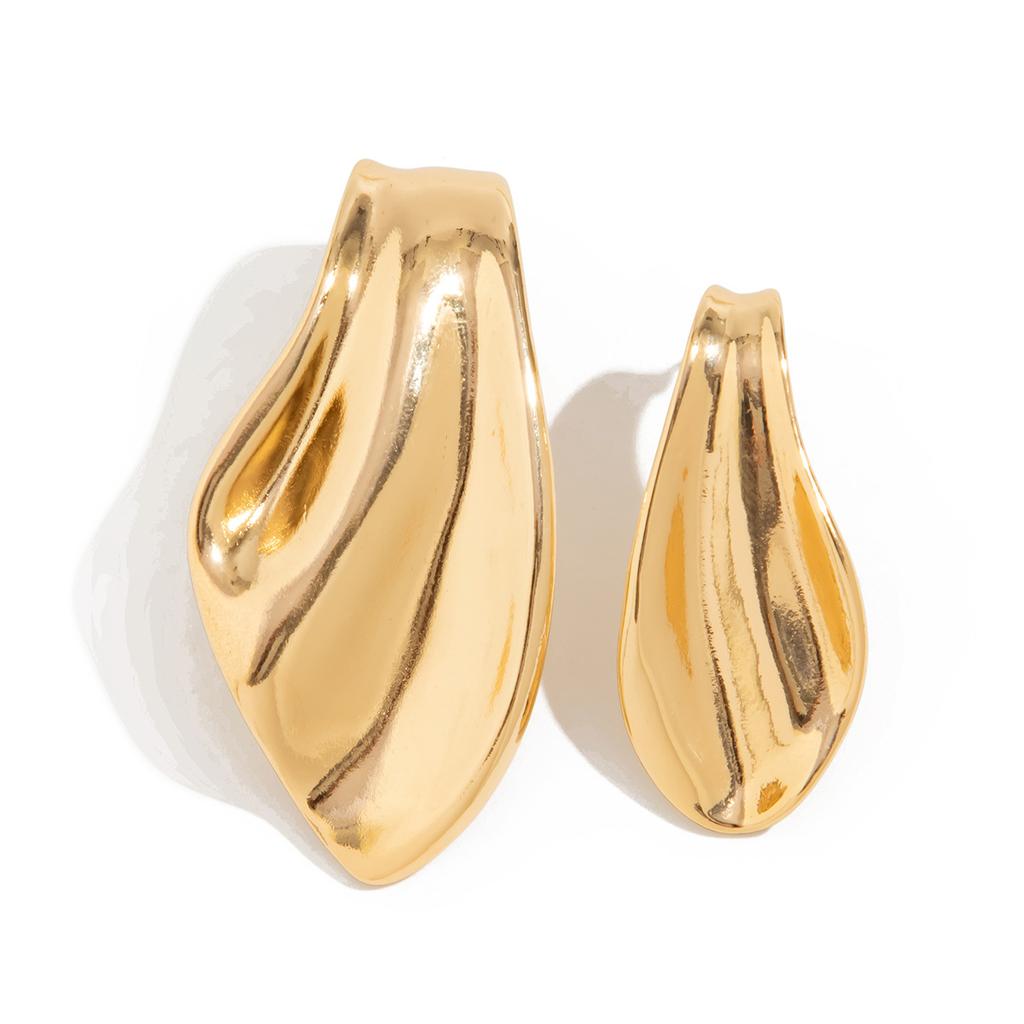 Schmuck Persönlichkeit übertrieben asymmetrische Blume Ohrringe Mode ins Nische plissierte Metall Stecker Ohrringe Frauen