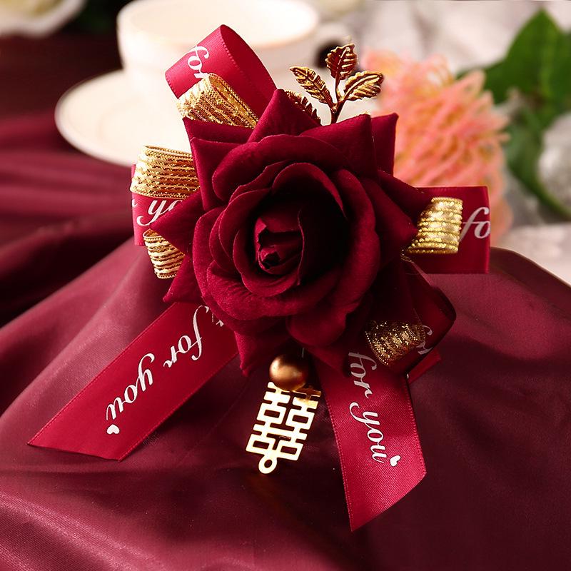 Premium Wedding Boutonniere Set for Groomsmen, Brides, and Groom - Creative Artificial Lapel Flowers and Pins for Bridesmaids.