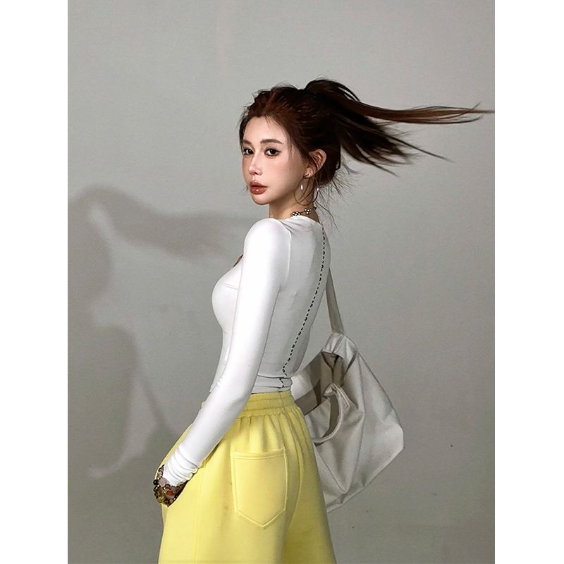 

Li Wanjun Fashion Sexy Brushed round Neck Long Sleeve Top Women s Early Spring Back Rivet Inner Bottoming Shirt T-shirt