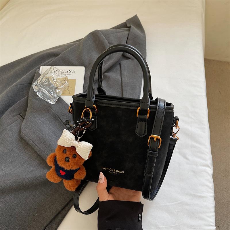 

Женская сумка 2025 осень новая сумка-мессенджер сумка-ведро ретро зарубежный стиль высокая ценность модная нишевая плечевая сумка