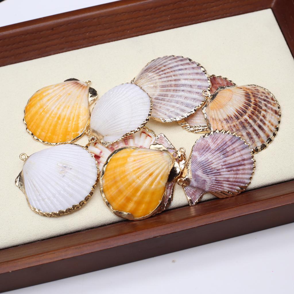 5Pcs, Natural Shell Conch Pendant, Marine Style Handcrafted Golden Edged Charms, for DIY Necklace Accessories, Jewelry Making Crafts, Aquatic Decor