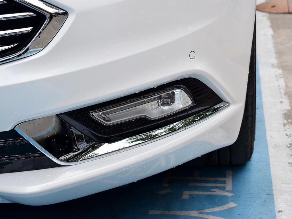 Compatible Front Fog Light Assembly for 17-18 Ford Mondeo/Explorer