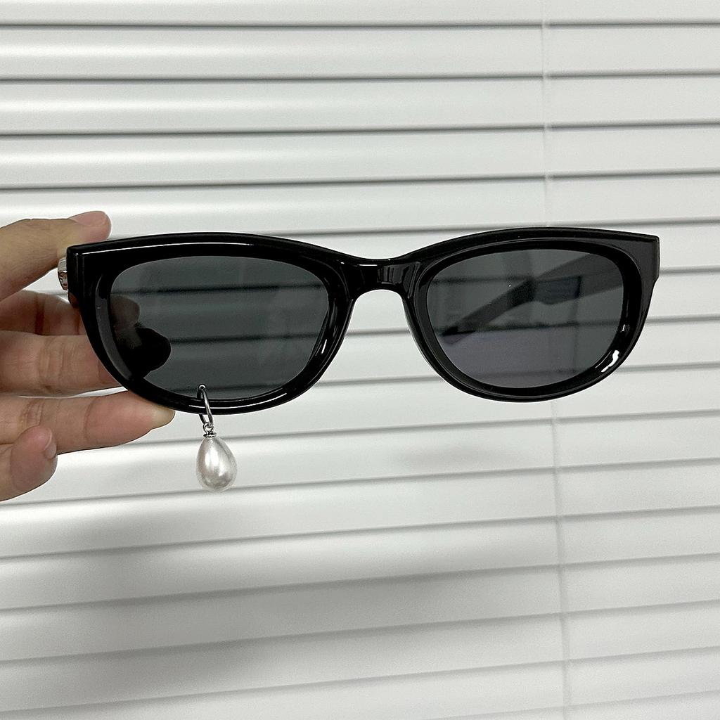 Punk Pearl Earrings Beautiful Women Shedding Tears Sunglasses Personalized Small Face Cat Eyes High-End Fashion Women Glasses