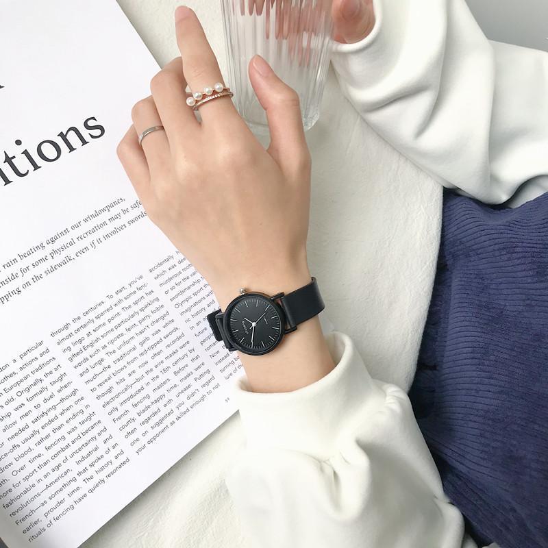 Minimalistischer Stil Jugend Uhr Männlich und Weiblich Schüler Lässig Mori Mittelschüler Schwarz und Weiß Paar Uhr