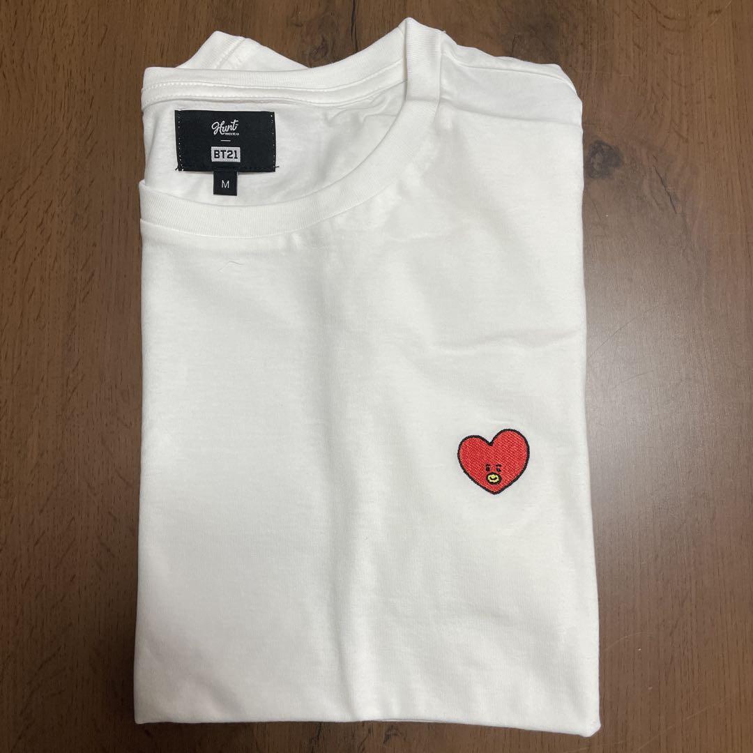 

[Б/У] Футболка BT21 TATA белая среднего размера