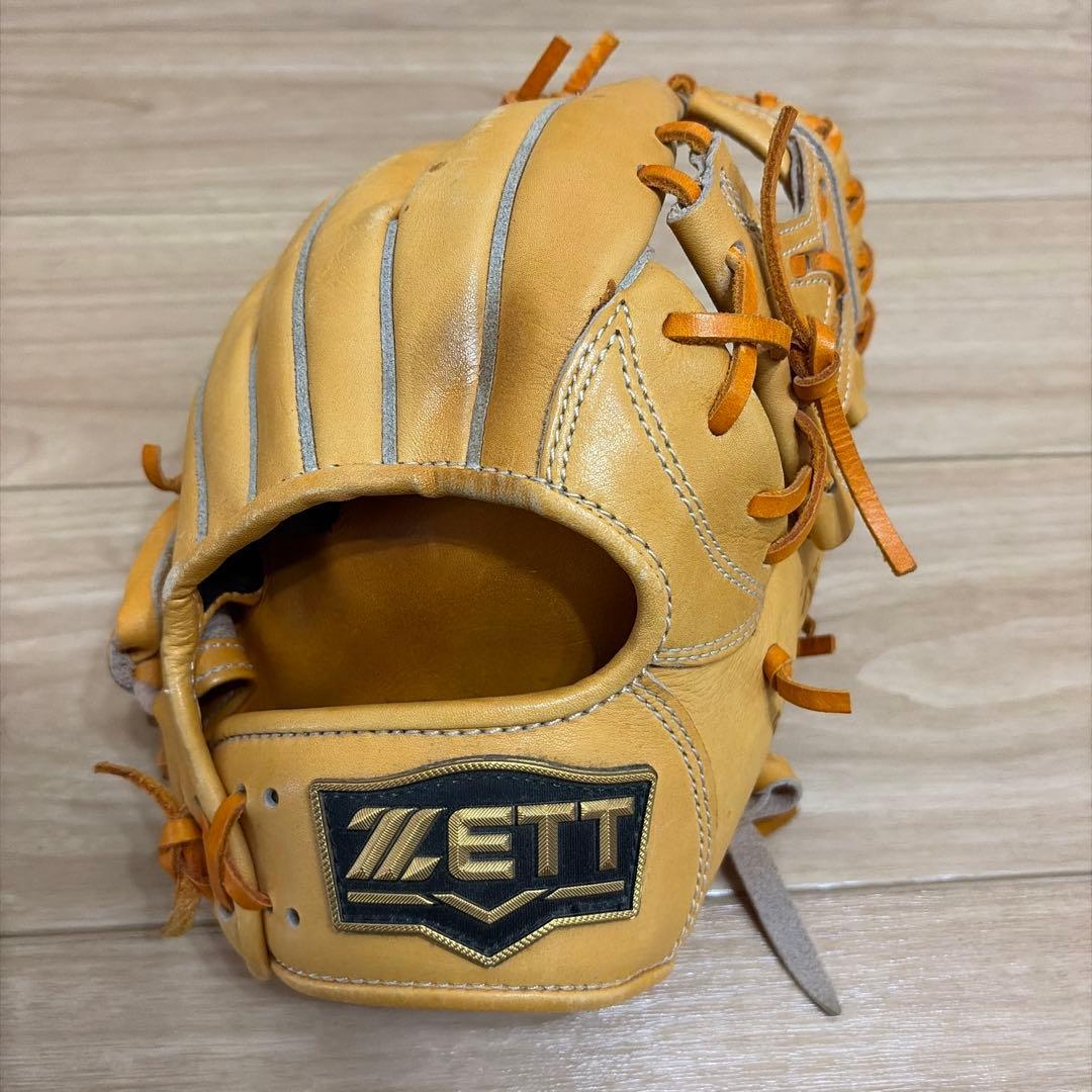 Used ZETT NEOSTATUS Softball Gloves
