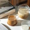 KEMORELA 1 Stück Retro Gestreiftes Glas Mini Kaffeetasse Spülmaschinenfest Milchkännchen Messbecher für Kaffeeextraktion