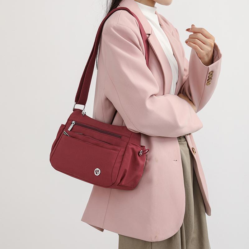 Mittelalte Muttertasche Nylon Tasche Leichte Große Kapazität Umhängetasche