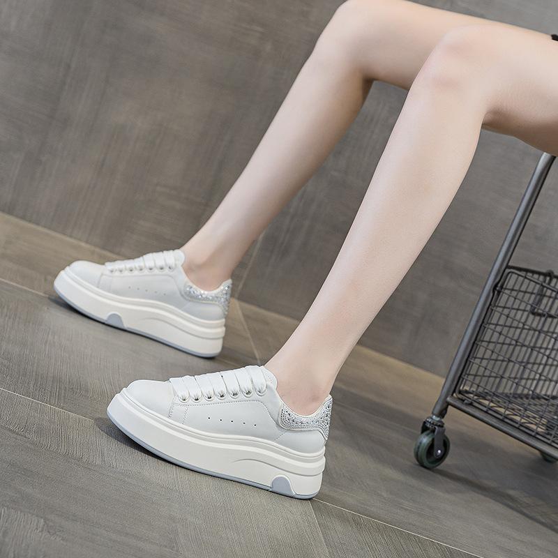 Love Korean Version Platform White Shoes Women's 2025 Spring New Casual Fashion Versatile Low-top Board Shoes Women's Trendy Shoes