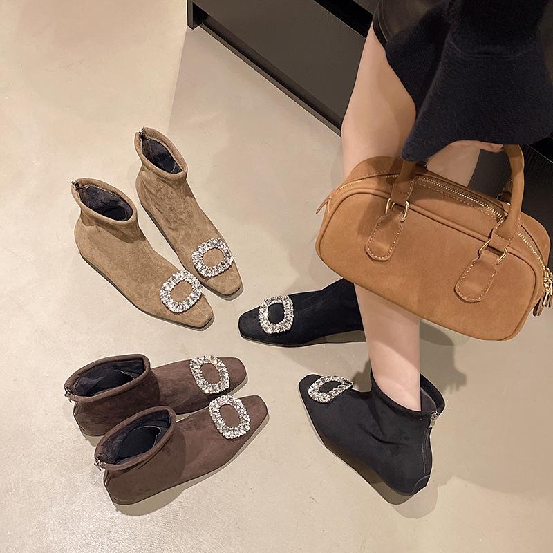 Francia kis rövid csizma női 2025 ősz és tél új négyzetes csat strasszkő elasztikus csizma alacsony vastag sarok négyzetes orr gyapjú vékony csizma