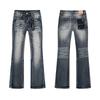 Jeans da uomo in denim lavato distressed a vita alta con dettagli strappati, vestibilità leggermente svasata