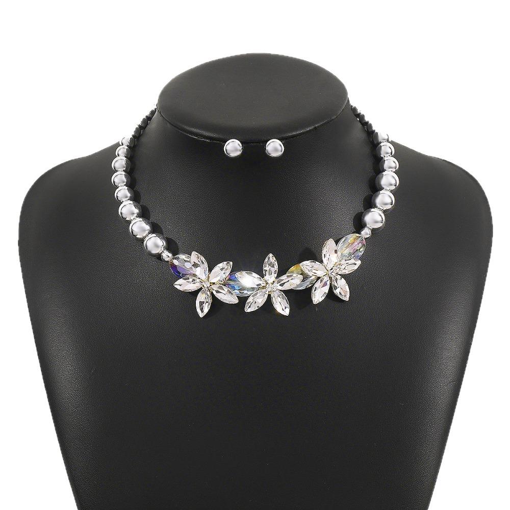 

Fashionable Camellia Jewelry Choker Pearl Necklace Studded Choker Wedding Style B