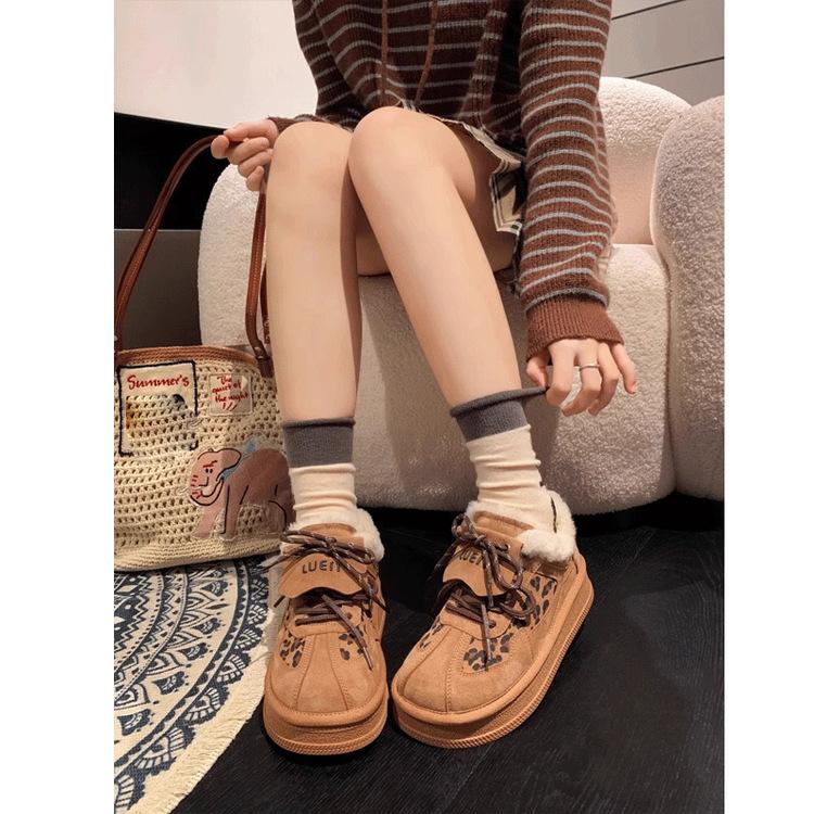 Dámské německé tréninkové boty se silnou podrážkou 2025 zima nové sametové teplé sněhule leopardí potisk zvyšující bavlněné boty ležérní plátěnky