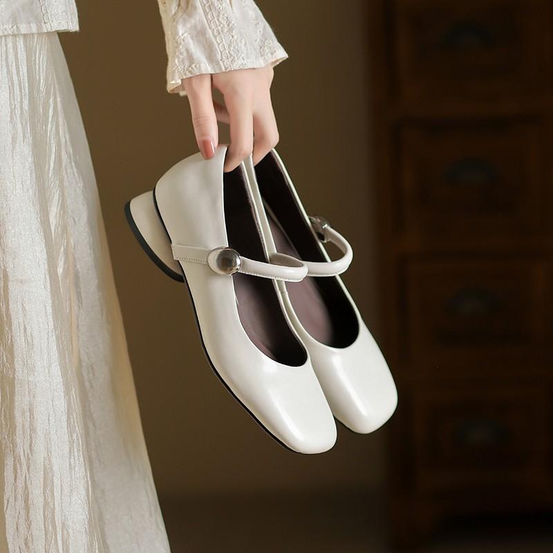 Mary Jane shoes women s new retro low-heeled one-word strap single shoes with skirt temperament ladyshoes 35