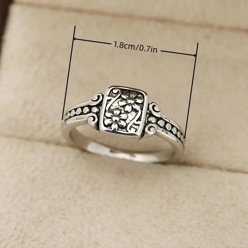 Vintage CopperColor Carved Floral Women's Ring and Creative Holiday Accessories Casual Daily Wear Jewelry Gift