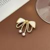 1 Piece Butterfly Brooch, High-End, Light Luxury, Niche, Simple Temperament, Suit Pearl Brooch, Clothing Accessories