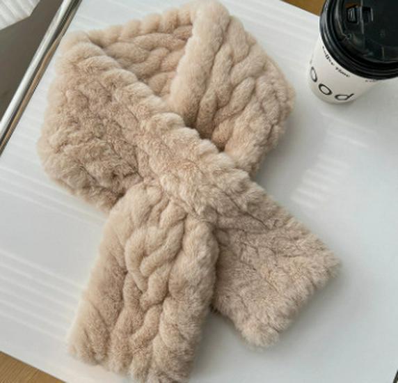 Women's Versatile Faux Rabbit Fur Scarf – Plush, Warm, and Cute Winter Collar