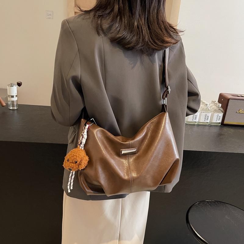 This year's popular niche design bag 2025 new women's bag autumn fashion trend messenger bag shoulder tote bag