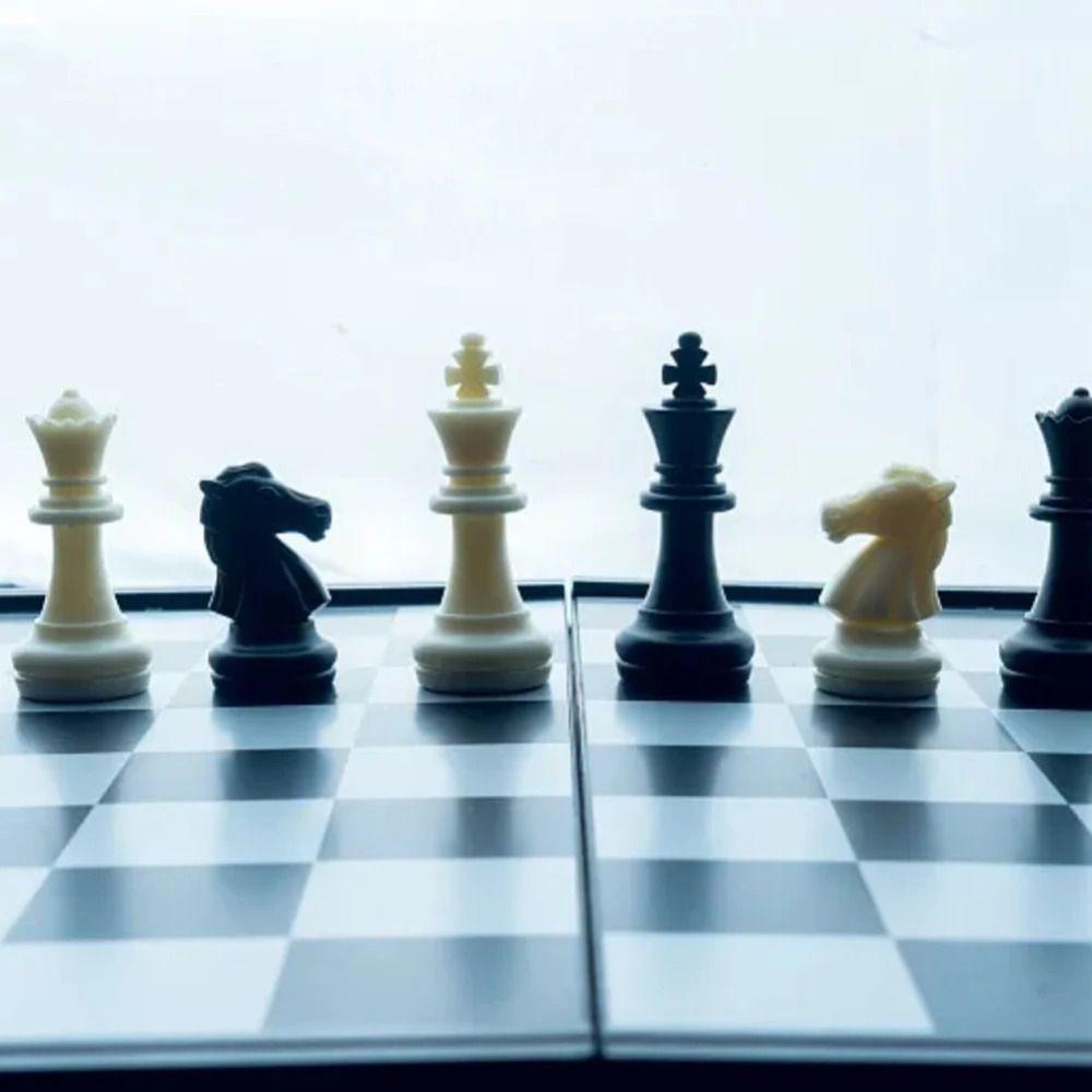 32PCS Delicate Black White Chess International Chess Game Word Chess Set  Standard Tournamen