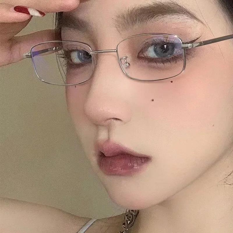 Quadratische, randlose Myopiebrille mit Metalloberfläche, Anti-Blaulicht-Brille für Männer und Frauen, ultraleichte Nahsichtbrille