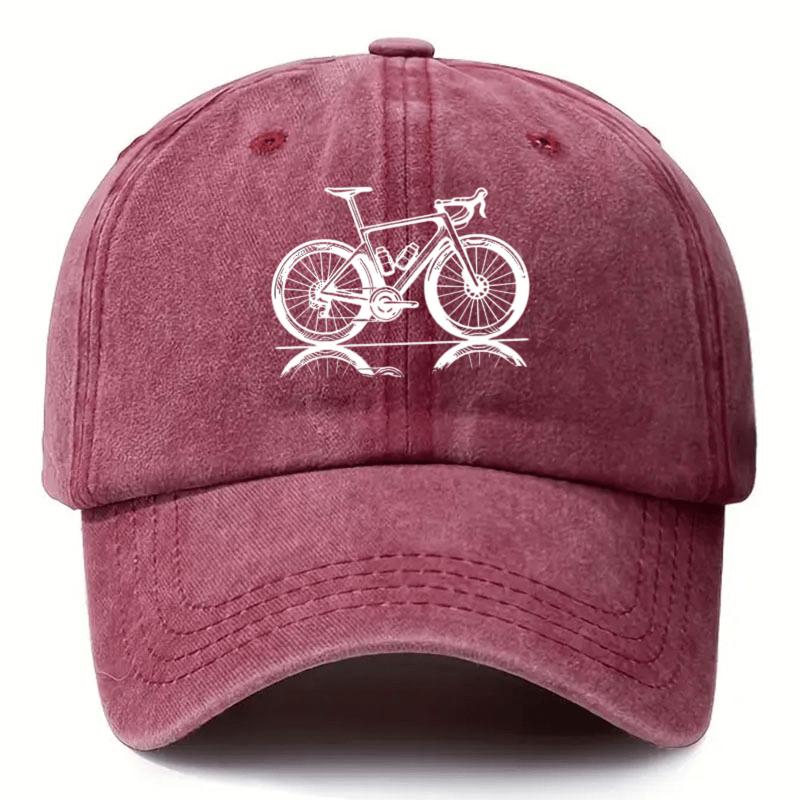 Stylowa czapka z daszkiem z nadrukiem roweru szosowego, z nadrukiem roweru wyścigowego. Regulowana, odpowiednia na każdą porę roku.