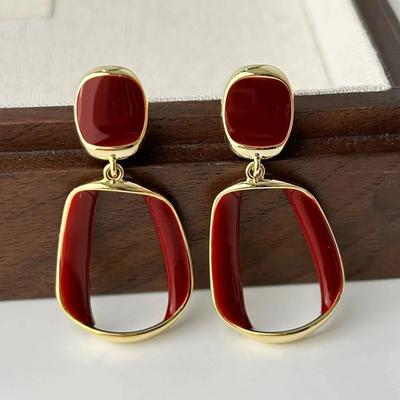 Hollow Out Square Dangle Earrings for Women Simple Metal Twist Enamel Oil Geometry Drop Earrings Party White Wine Red Zircon