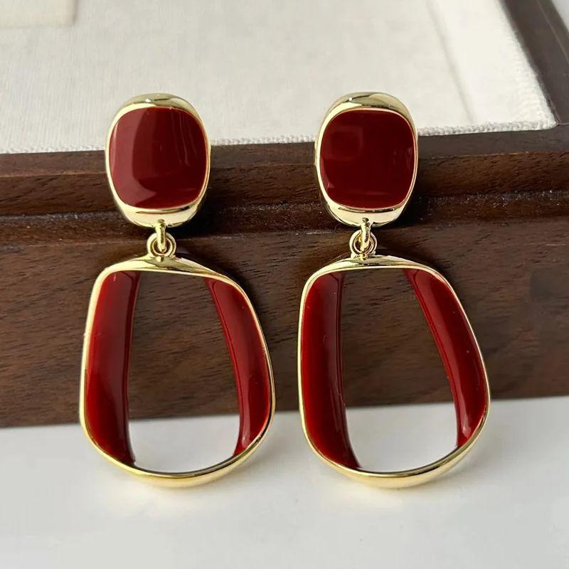 Hollow Out Square Dangle Earrings for Women Simple Metal Twist Enamel Oil Geometry Drop Earrings Party White Wine Red Zircon