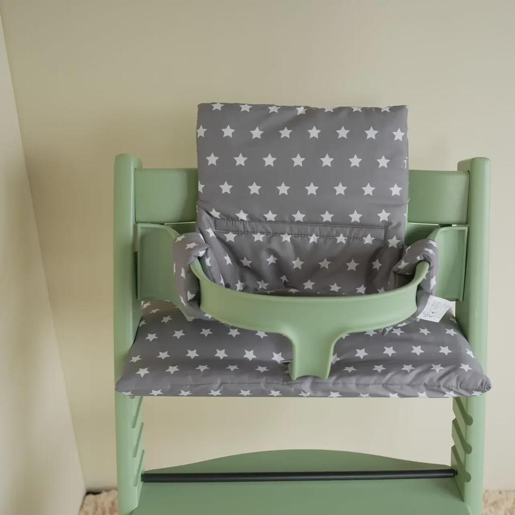 Stokke Kinder-Esszimmerstuhl: Neuer Stil, schmutzabweisend, verdicktes, tragbares, abnehmbares Kissen mit Rückenlehne