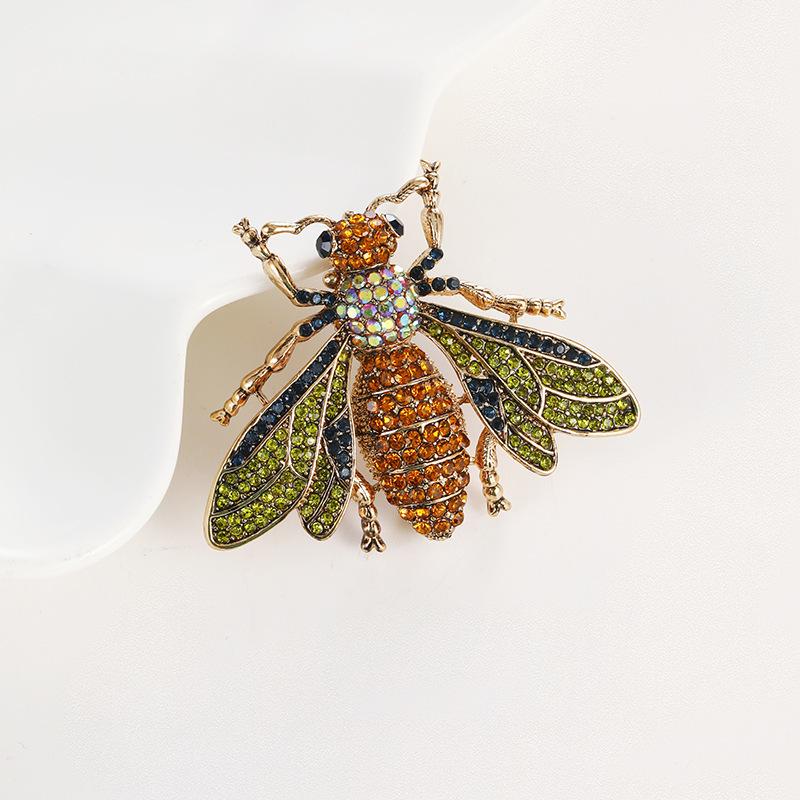 

Брошь в виде полной бриллиантовой моли, модная булавка в виде насекомого, аксессуары для пуговиц