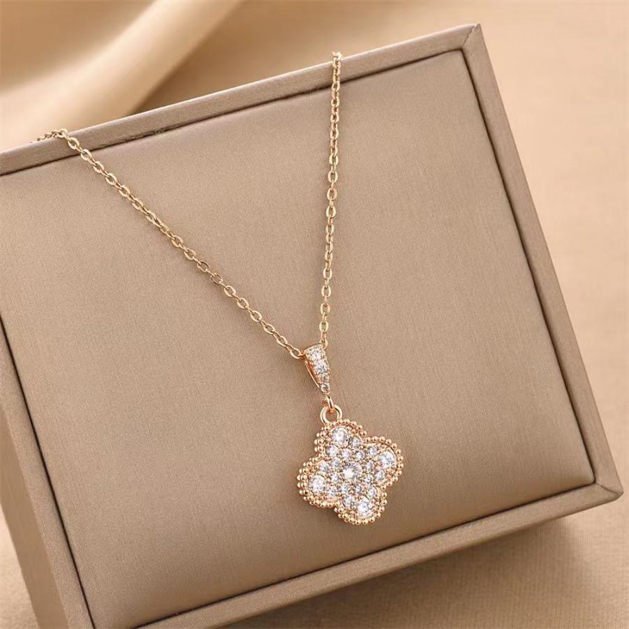 Four-leaf Clover Necklace Elegant Pendant Choker Versatile Accessory