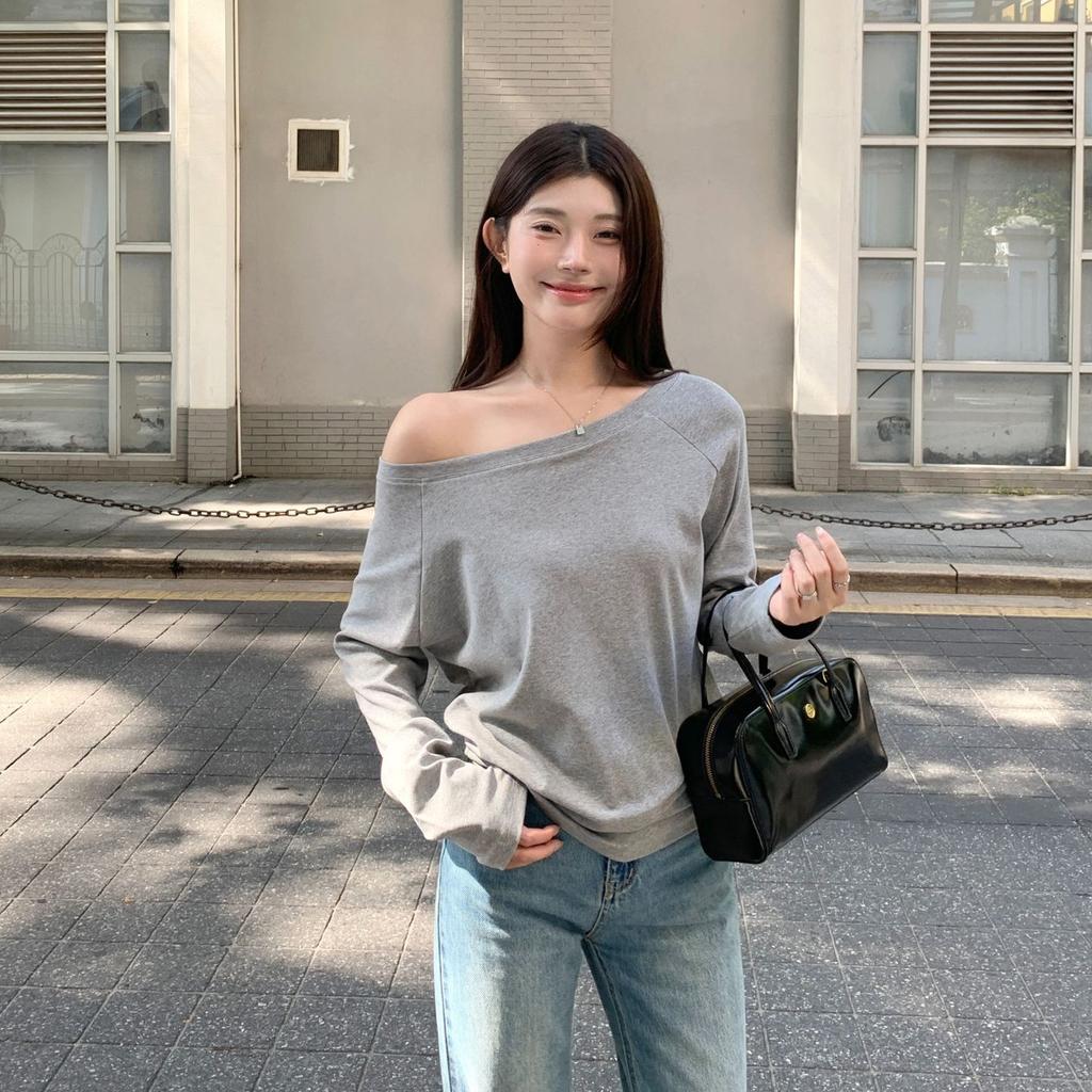 Spring and Autumn loose Off shoulder Long sleeve T-shirt Women Solid color Casual Tops Lady Basic Tees Korean style Youth Blouses