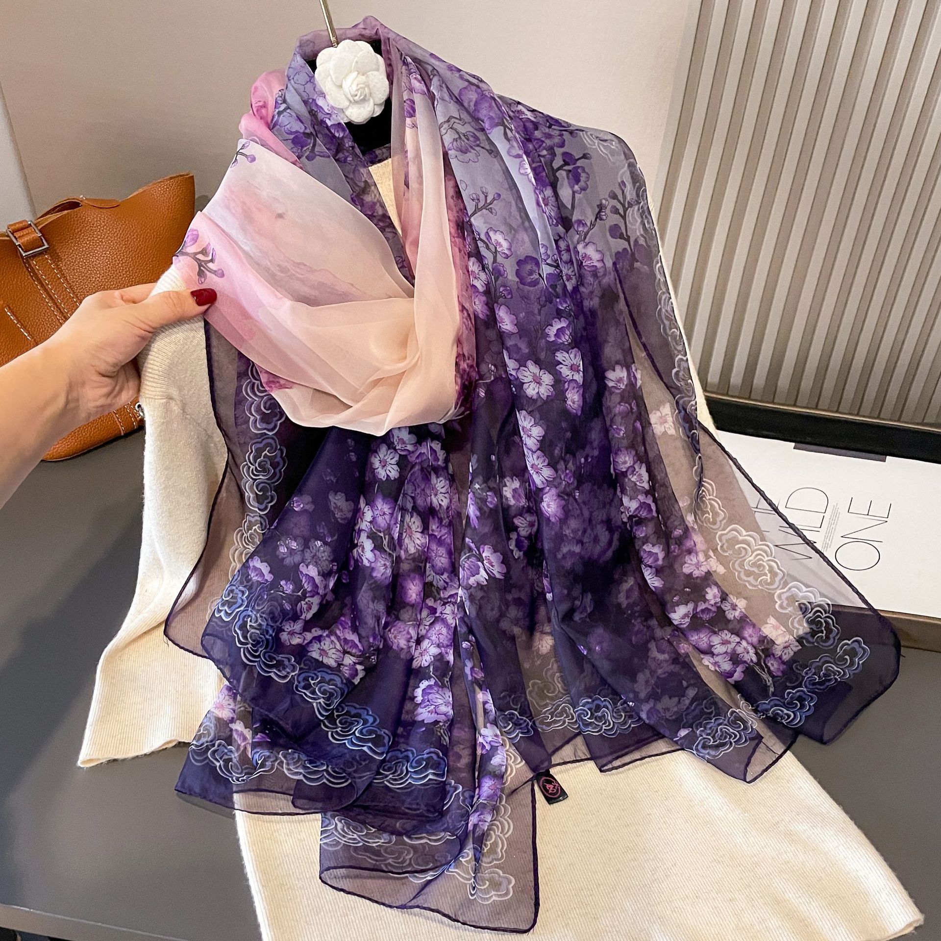 

Маленький цветочный узор со звездами для женщин, элегантный шифоновый жоржетовый шарф-бандана, летний пляжный солнцезащитный тонкий хиджаб-шаль