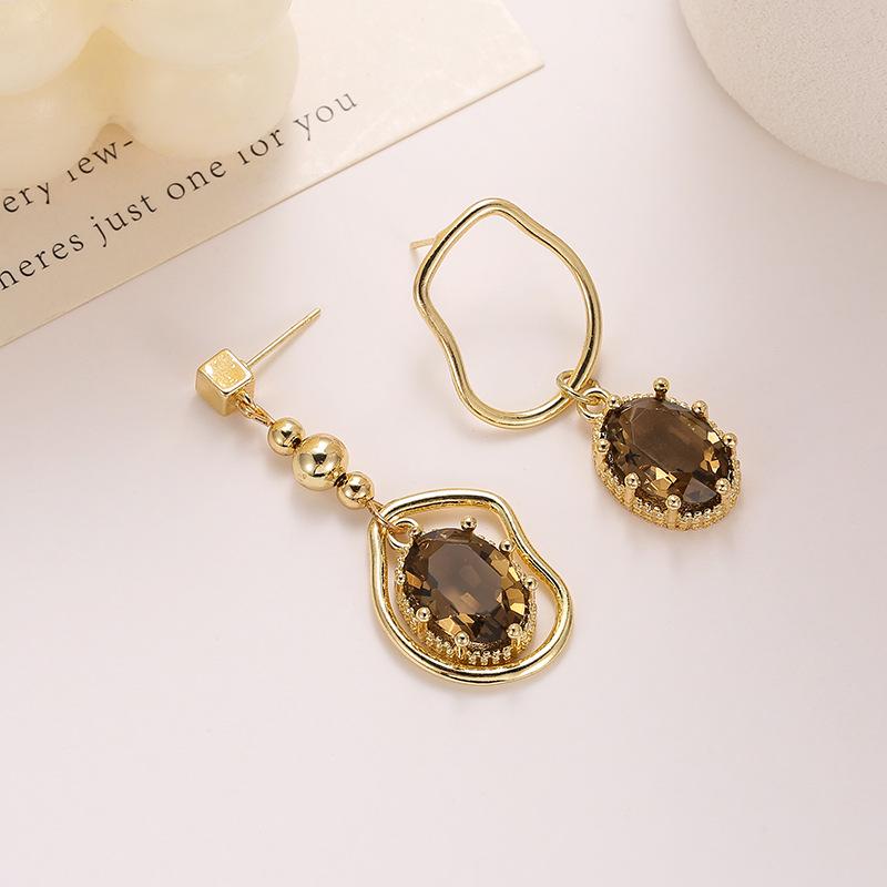 Pendientes de Cristal Asimétricos de Alta Gama - Moda Lujosa Retro Color Té para Mujeres Sofisticadas