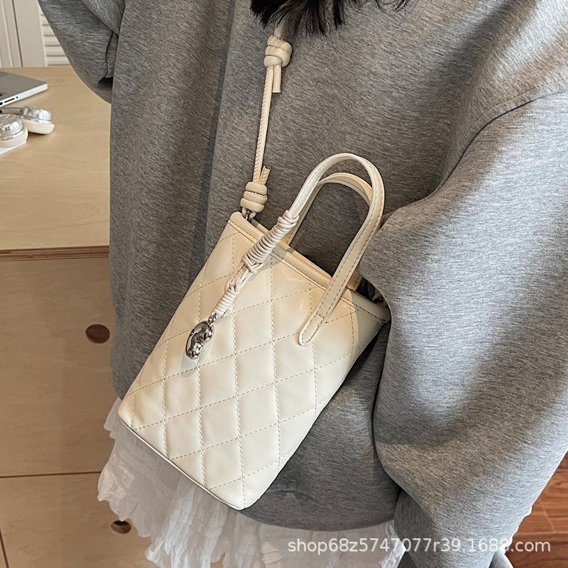 Fashion Diamond Small Bag Women's 2025 New High-end Niche Design Mobile Phone Bag Foreign Style Portable Messenger Bag Tide