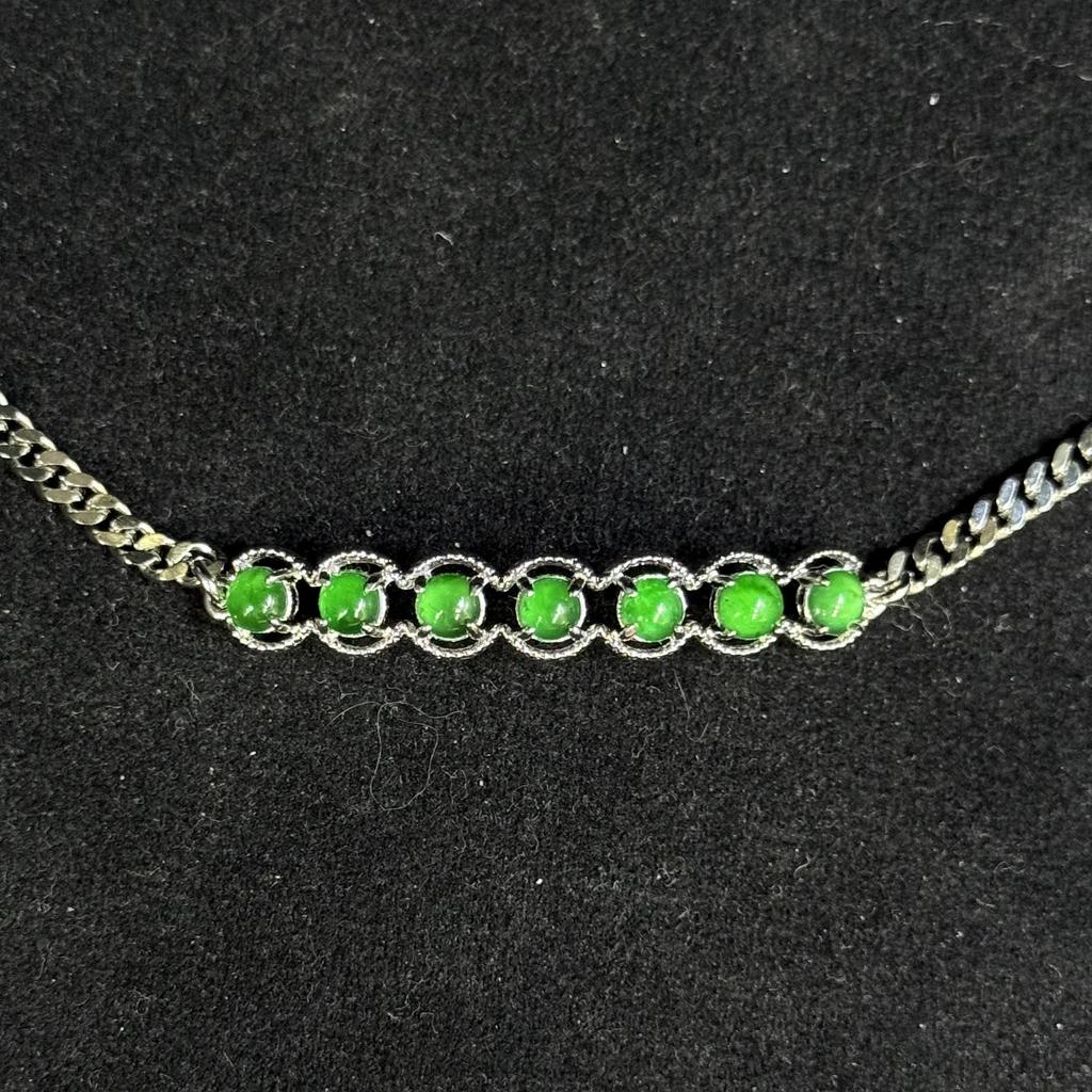 Green Jade Egg-Shaped Bracelet - High-Quality, Light-Reflecting, Best-Selling Jewelry
