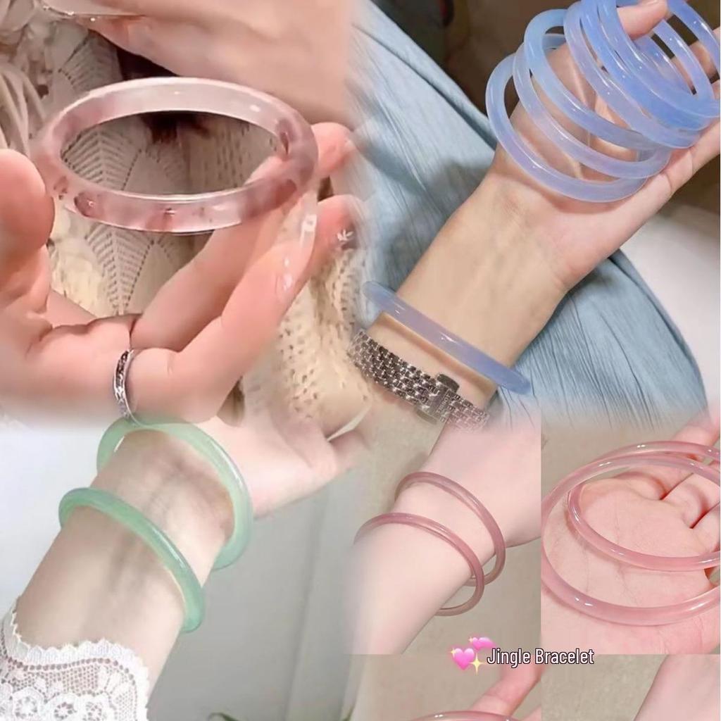Elegant Chinese Style Jingle Bracelet: Ice-Transparent, Non-Fading Round Bangle Collection