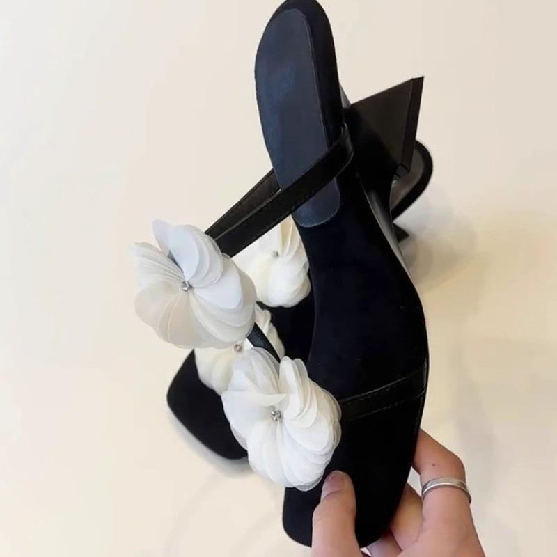 Fashion Retro Flowers Fashion Temperament One Strap Slippers Women's Outside Wear New Square Toe Open Toe Wedge Sandals