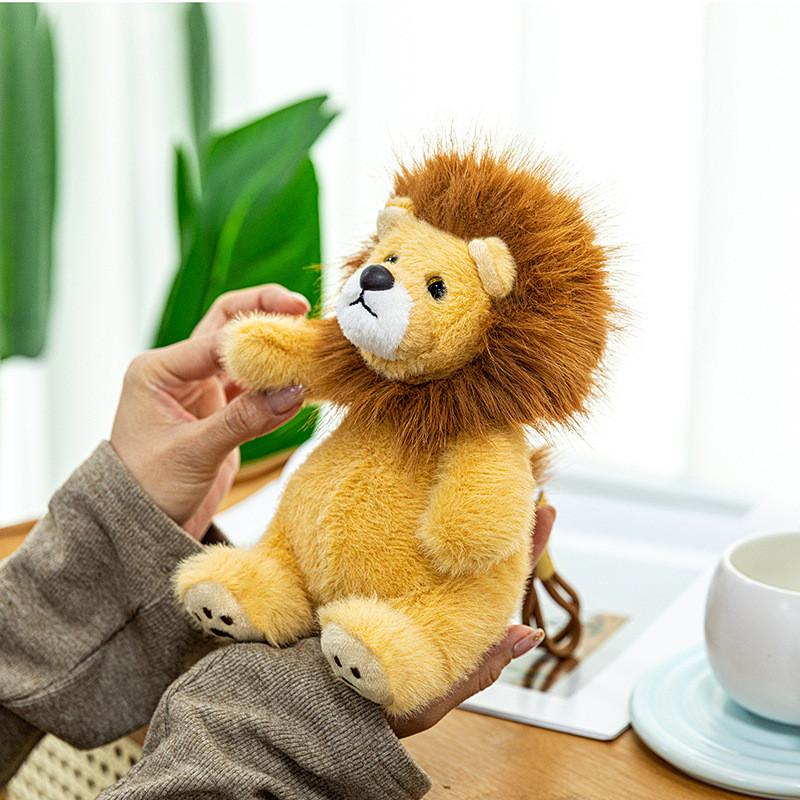 Porte-clés Jouet en Peluche Lion Dessin Animé Animal Dessin Animé Peluche Courte Breloque Sac à Dos Cadeau