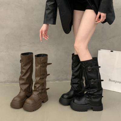 Botas de cano alto com fivela de cinto plissado de sola grossa novas 2025 europeias e americanas zíper lateral mas joelho botas da moda botas de cavaleiro maré