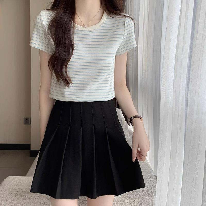 Striped BM Style Right Shoulder Short-sleeved T-shirt for Women Summer 2024 New Tight-fitting Pure Desire Short Niche Design Top