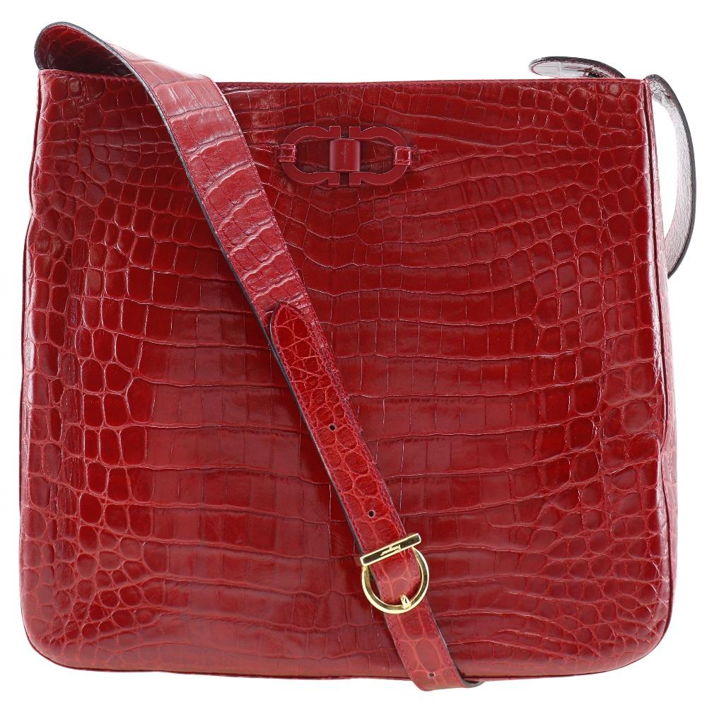 

Salvatore Ferragamo Gancini Shoulder Bag AQ216194 Embossing Red leather Women Used