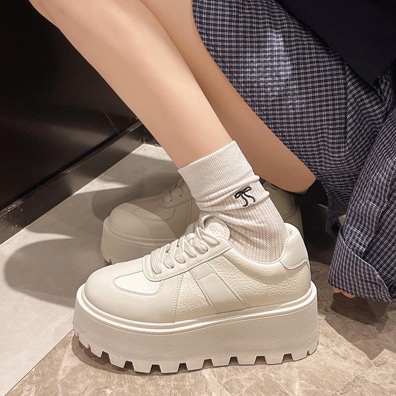 Muffin thick-soled small man increases height, little white shoes women's 2025 spring new casual versatile moral training shoes popular board shoes
