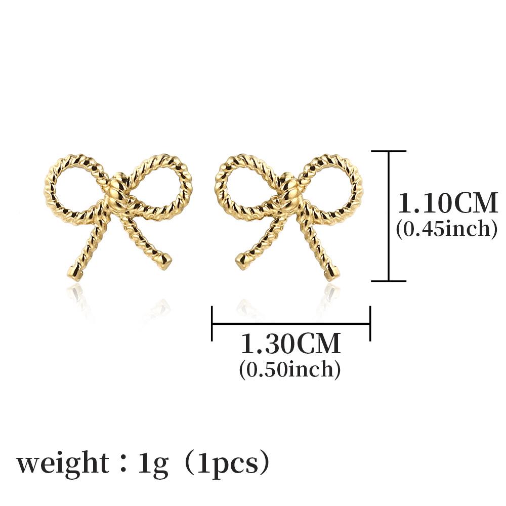 

Минималистичные серьги-пусеты в виде бантиков с позолотой 18 карат золотой