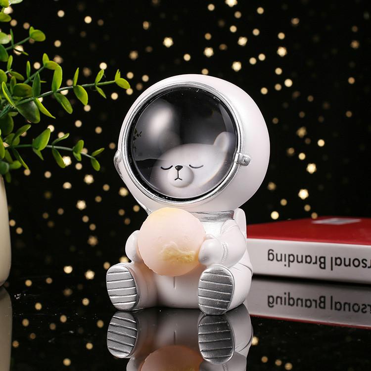 

Lamp Night Button Cell Powered Cartoon Cute Astronauts And Animals Shaped Lights Bears