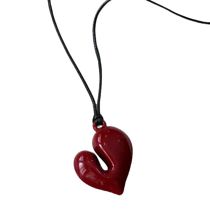 Blogger Reina's Heart Necklace: High-End Women's Black Rope Choker - Long Pendant for Spring & Autumn