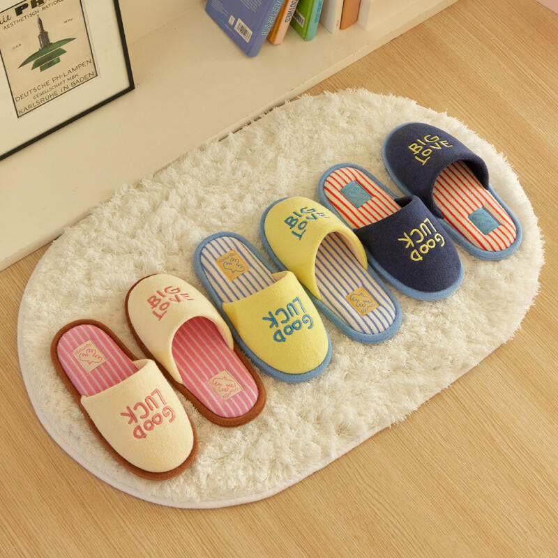 

Choose 1 of 3 room shoes (2 sizes) Ivory Pink S