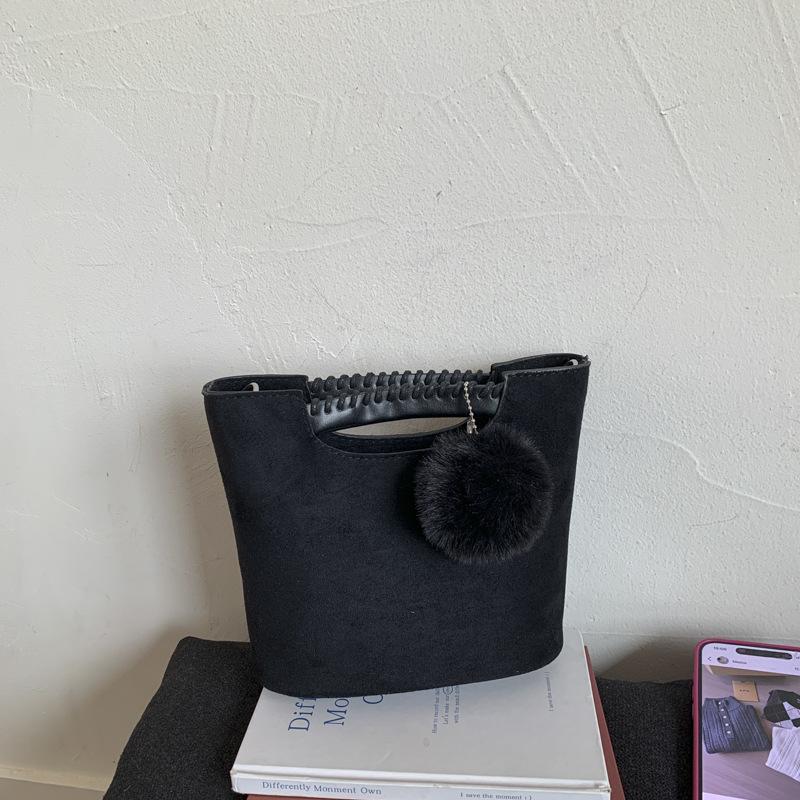 Niche Bag Women's Fashion Retro High-end Shoulder Bag Commuting Versatile Messenger Bucket Bag